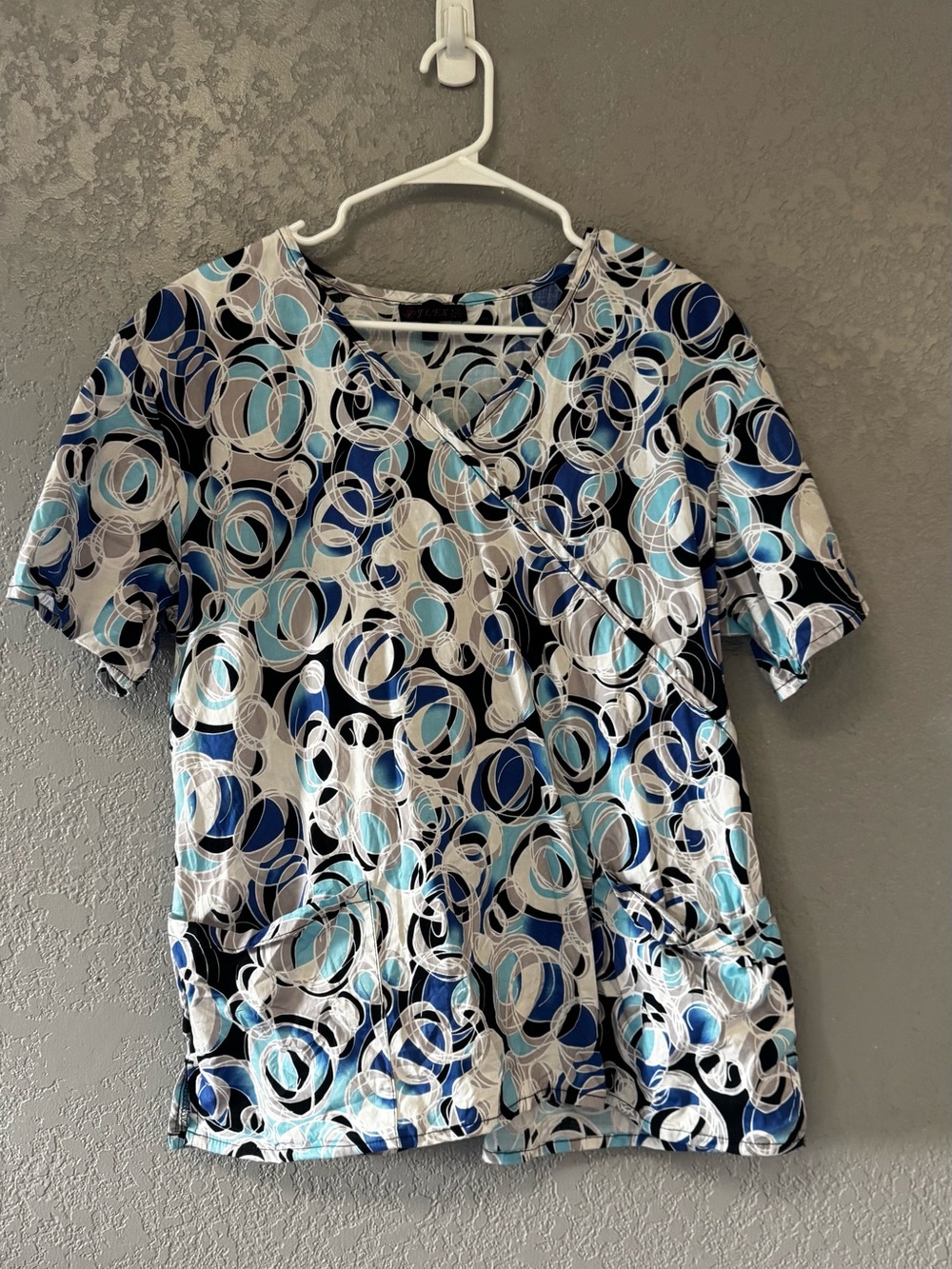 [172] Women's Blue Multi-Color Printed Short Sleeve Scrub Top